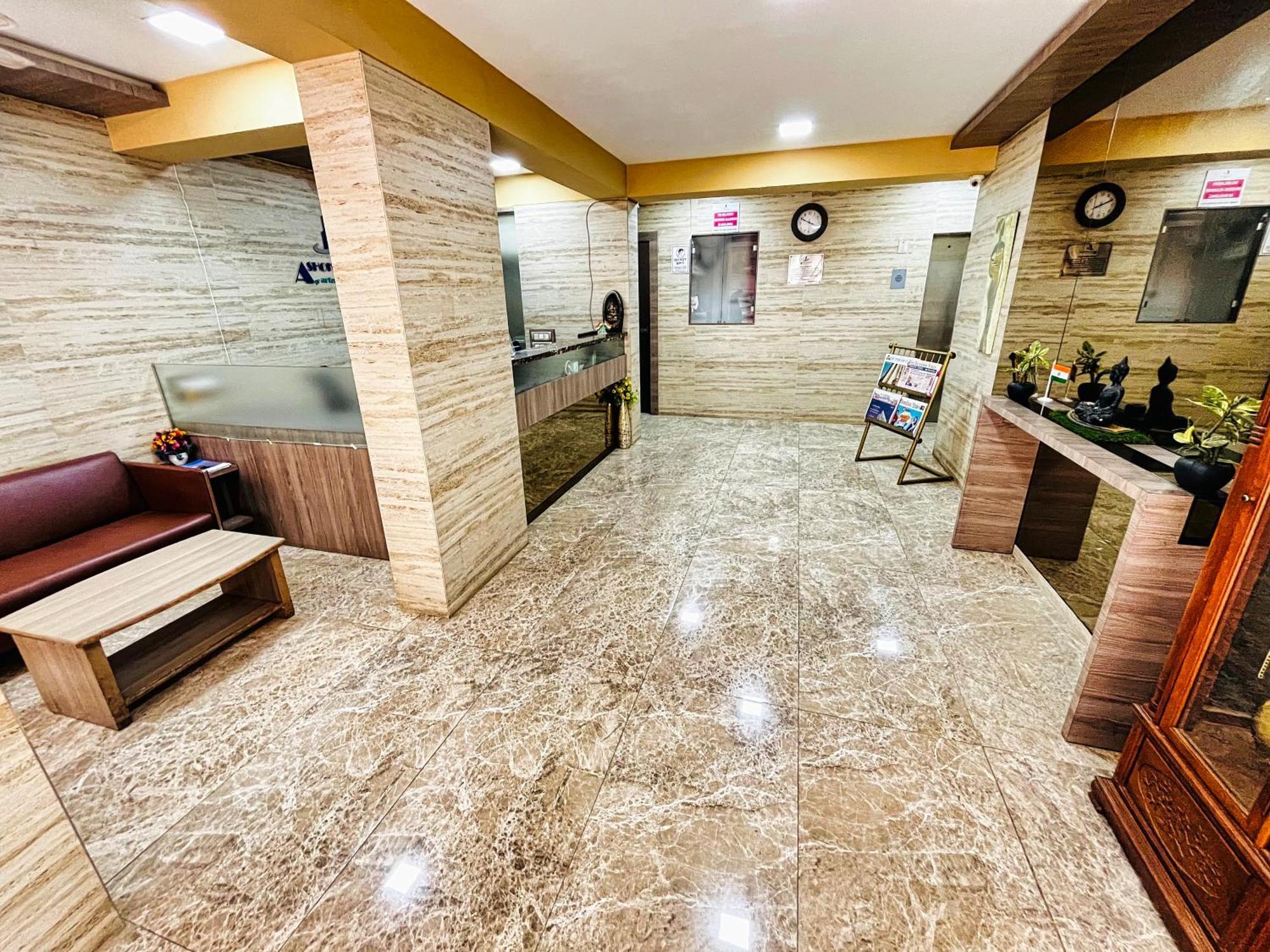 Maxxvalue - Service Apartment Marol Bombay Exterior foto